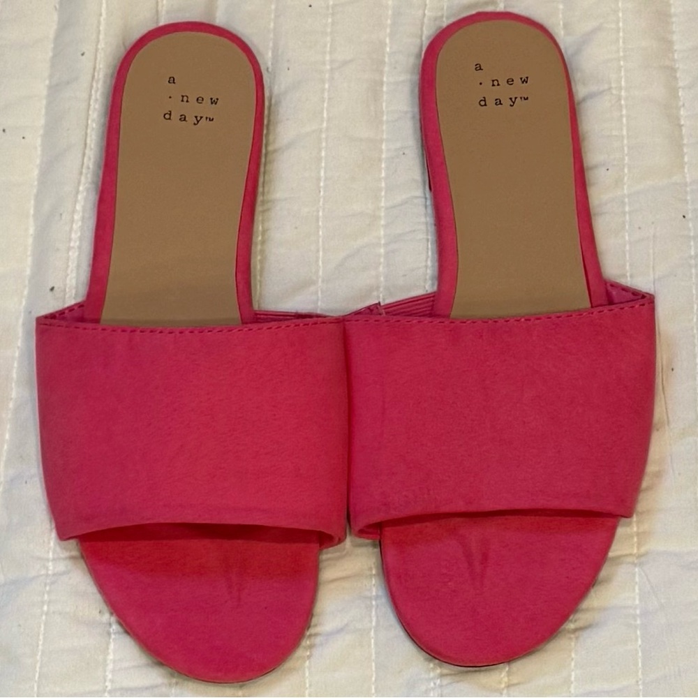 A New Day Heidi Hot Pink Faux Sueded Sandals Slides Size 8 - Picture 2 of 7